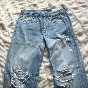 Women’s low rise baggy jeans